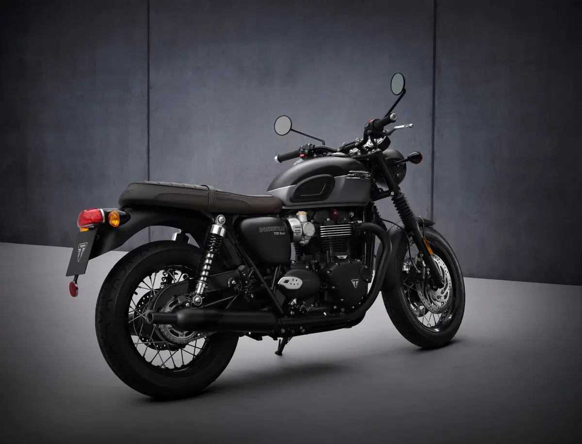 Triumph Bonneville T 120 e T 120 Black 2021 (12)