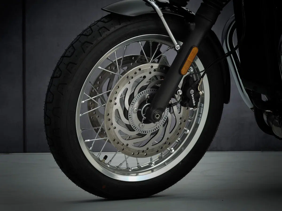 Triumph Bonneville T 120 e T 120 Black 2021 (13)