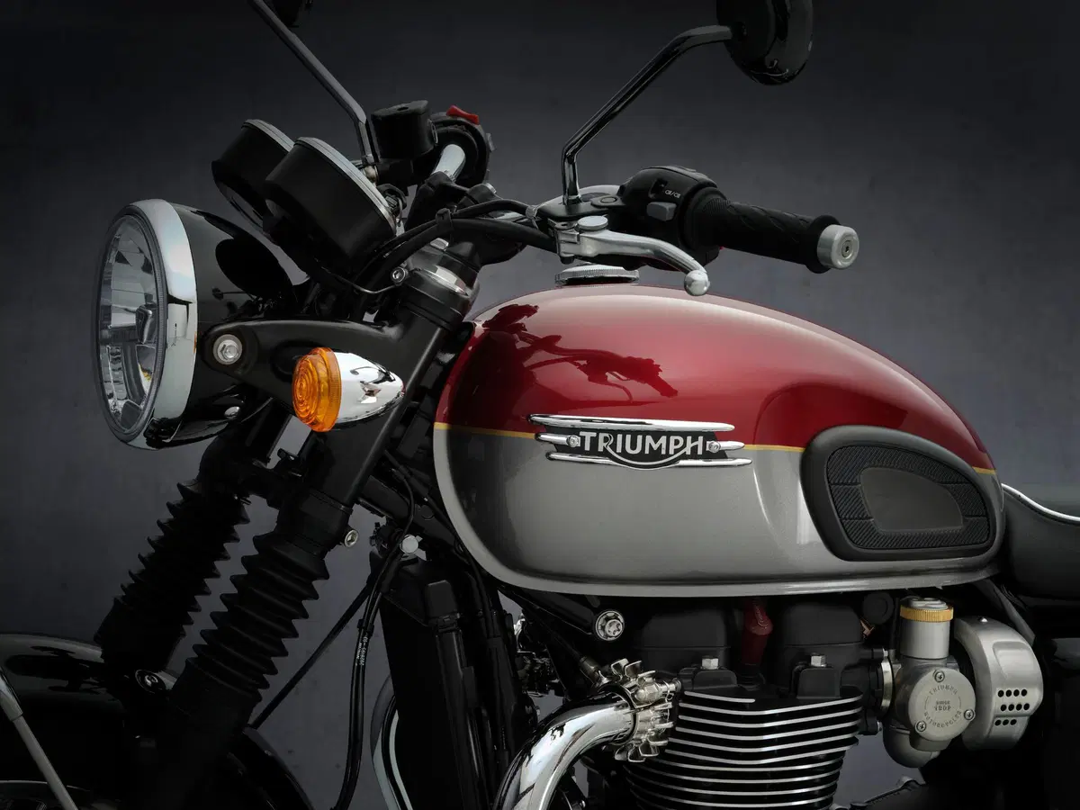 Triumph Bonneville T 120 e T 120 Black 2021 (14)