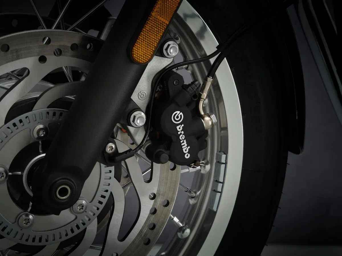 Triumph Bonneville T 120 e T 120 Black 2021 (15)