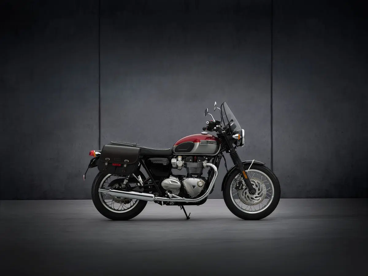 Triumph Bonneville T 120 e T 120 Black 2021 (72)