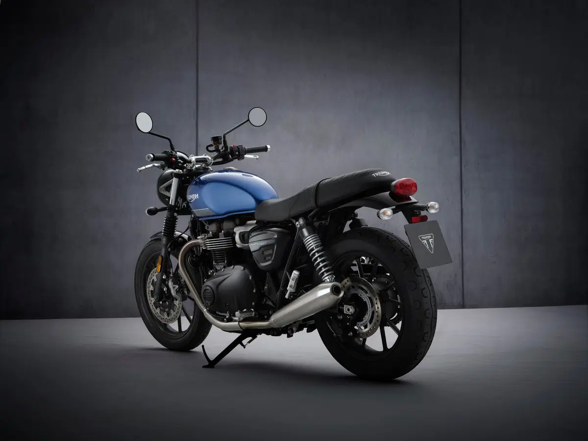 Triumph Street Twin 2021  (2)