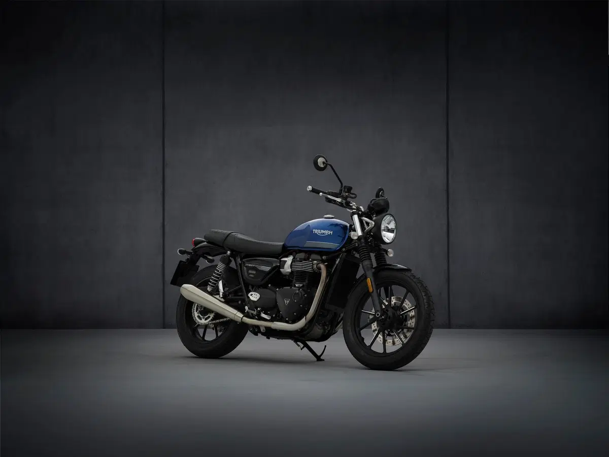  Triumph Street Twin 2021  (4)