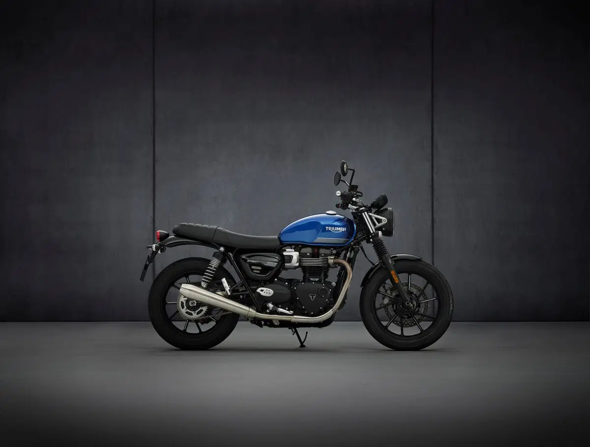  Triumph Street Twin 2021  (6)