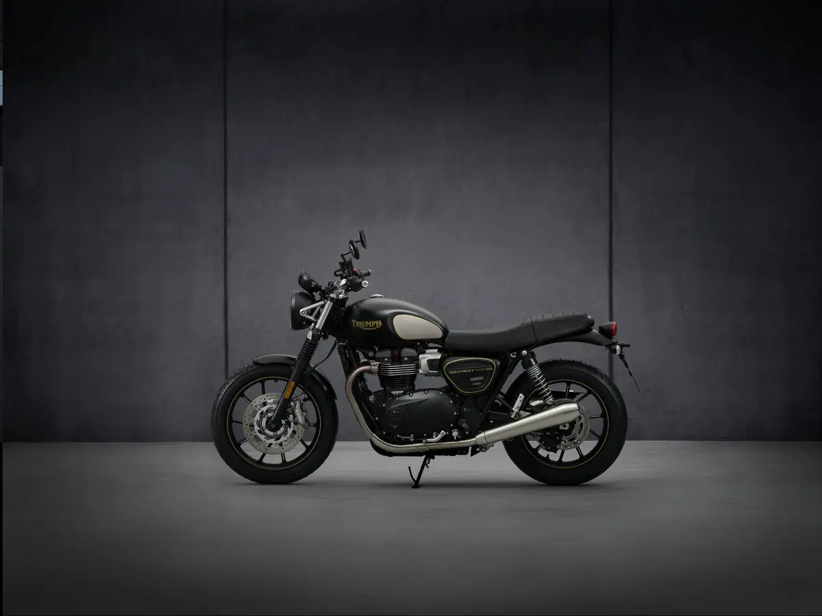 Triumph Street Twin Gold Line limited edition (6)