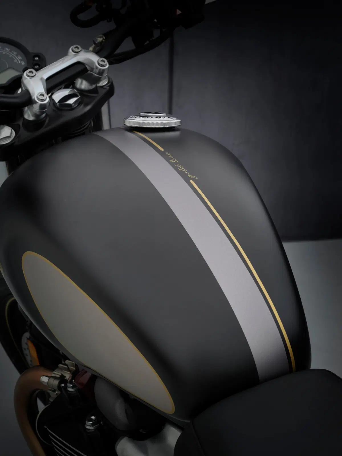  Triumph Street Twin Gold Line limited edition (10)