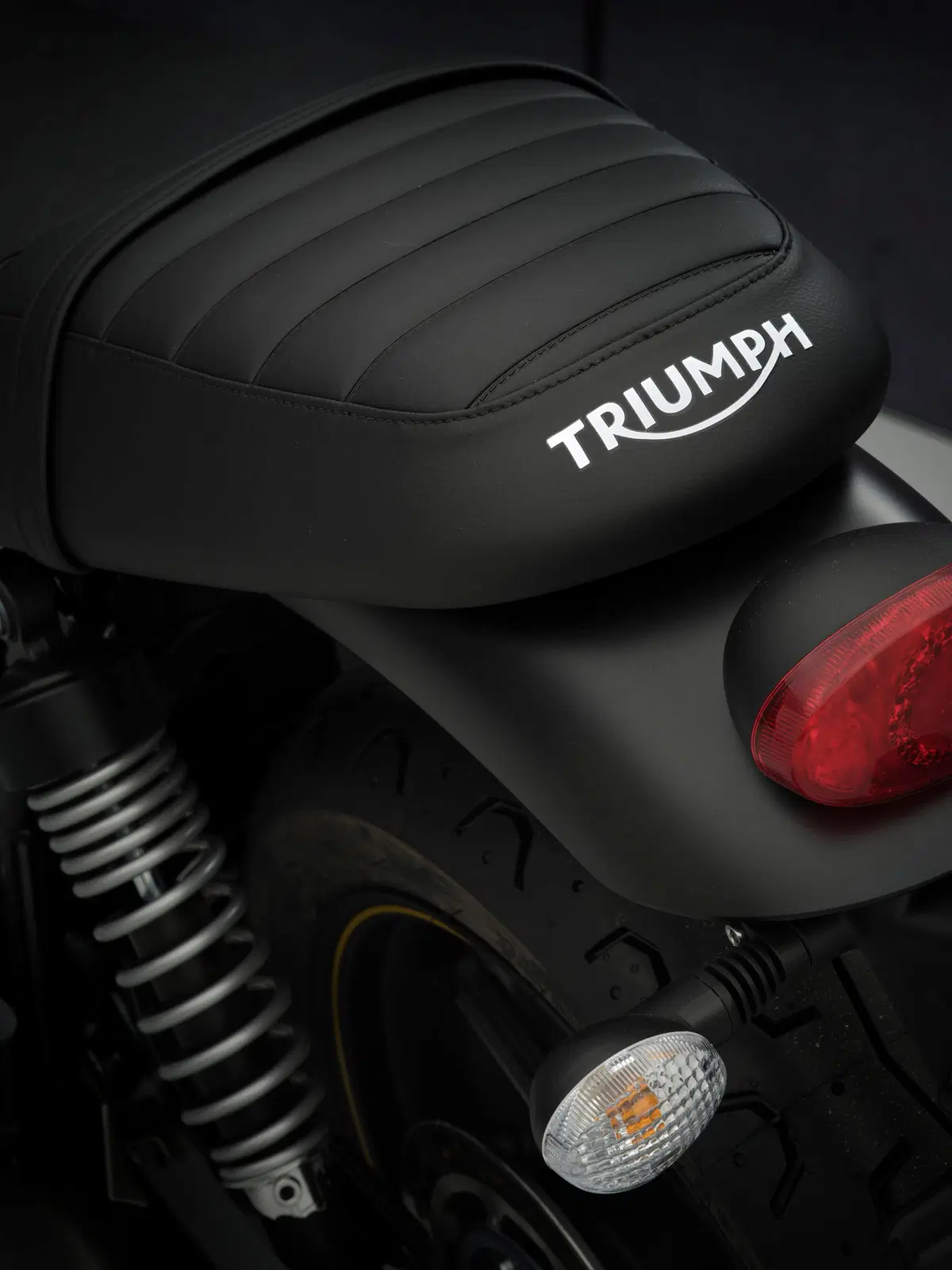  Triumph Street Twin Gold Line limited edition (13)