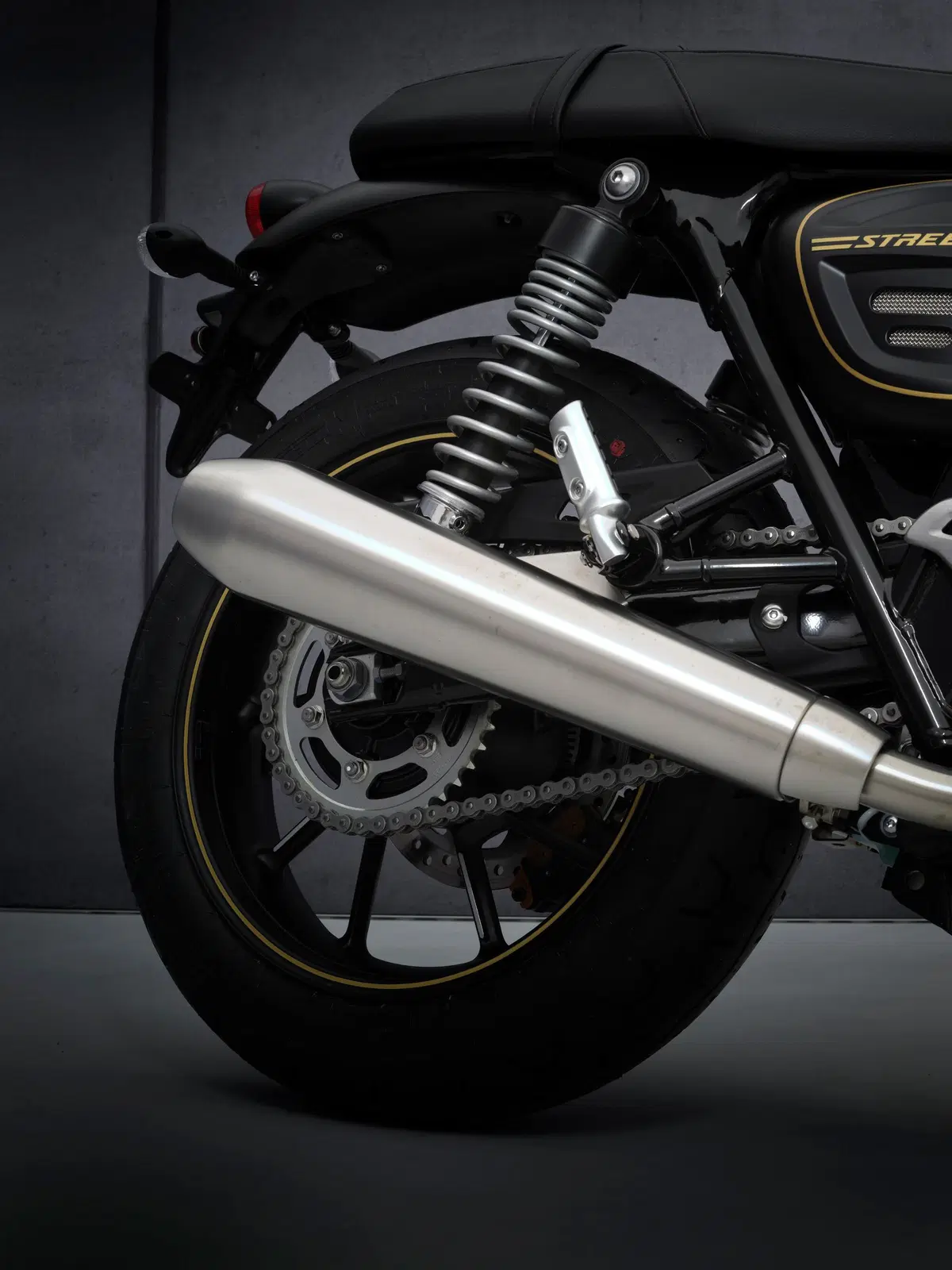  Triumph Street Twin Gold Line limited edition (15)