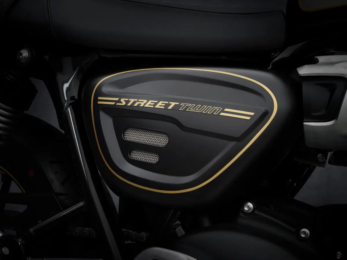 Triumph Street Twin Gold Line limited edition (16)