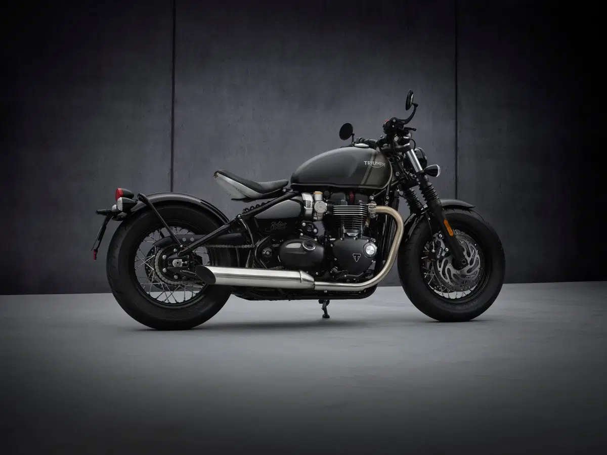 Triumph Bonneville Bobber 2021 (3)