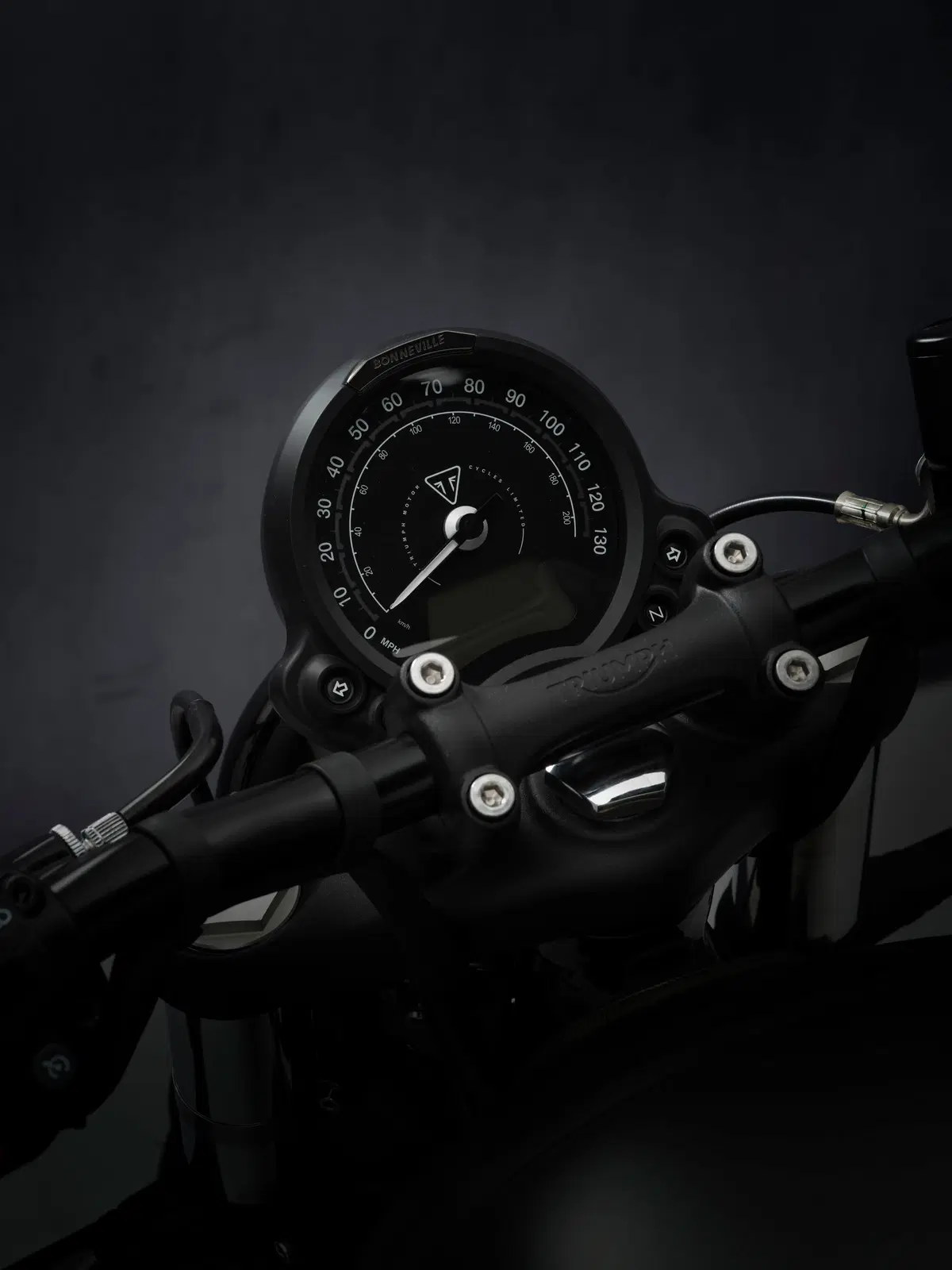 Triumph Bonneville Bobber 2021 (13)