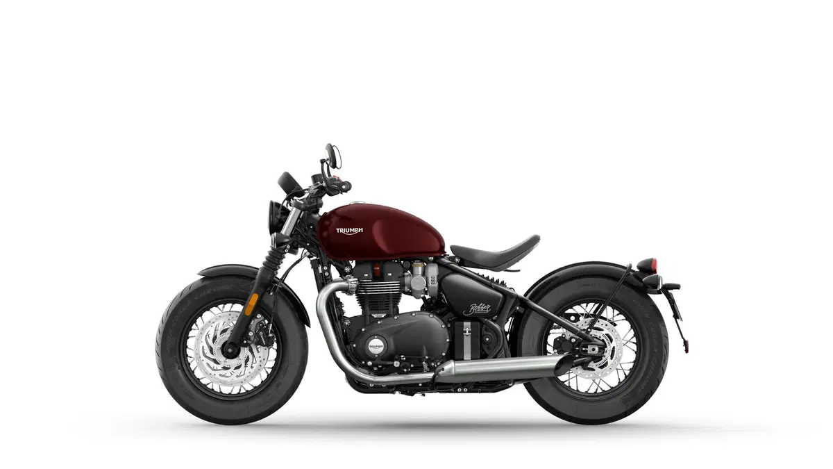 Triumph Bonneville Bobber 2021 (17)