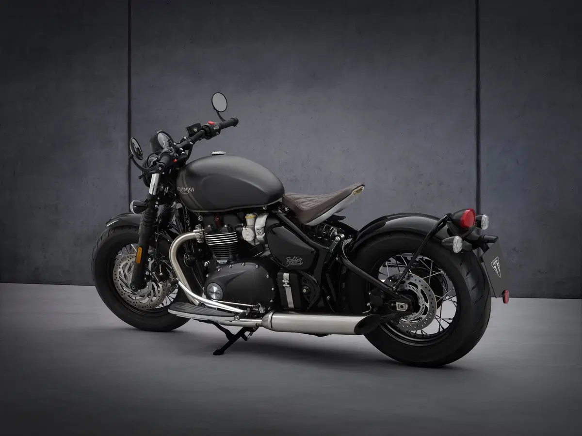 Triumph Bonneville Bobber 2021 (38)