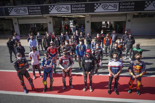 MotoGP. I piloti spagnoli (e qualche intruso) a Barcellona sulle moto sportive [GALLERY] (7)