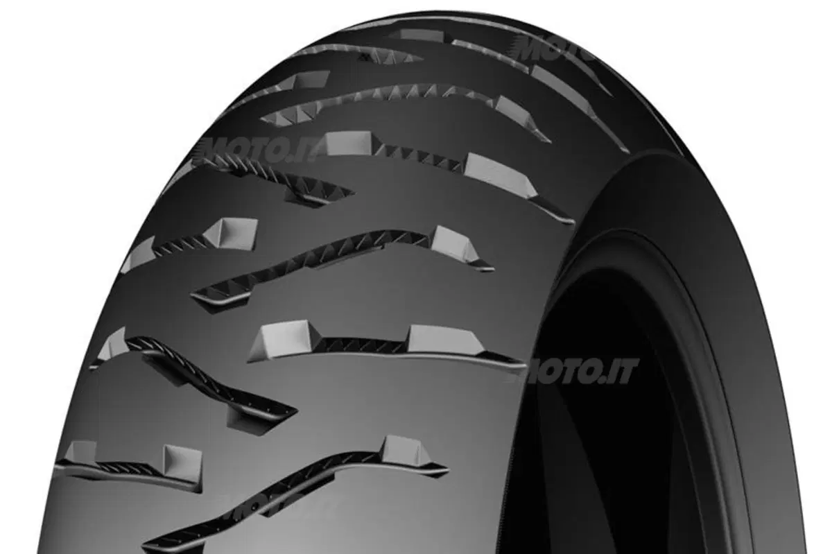 Nuove Michelin Anakee III per maxi enduro