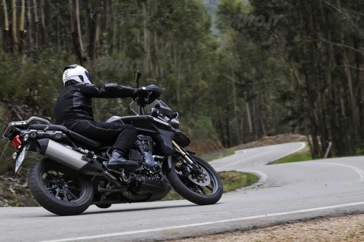 Nuove Michelin Anakee III per maxi enduro (7)