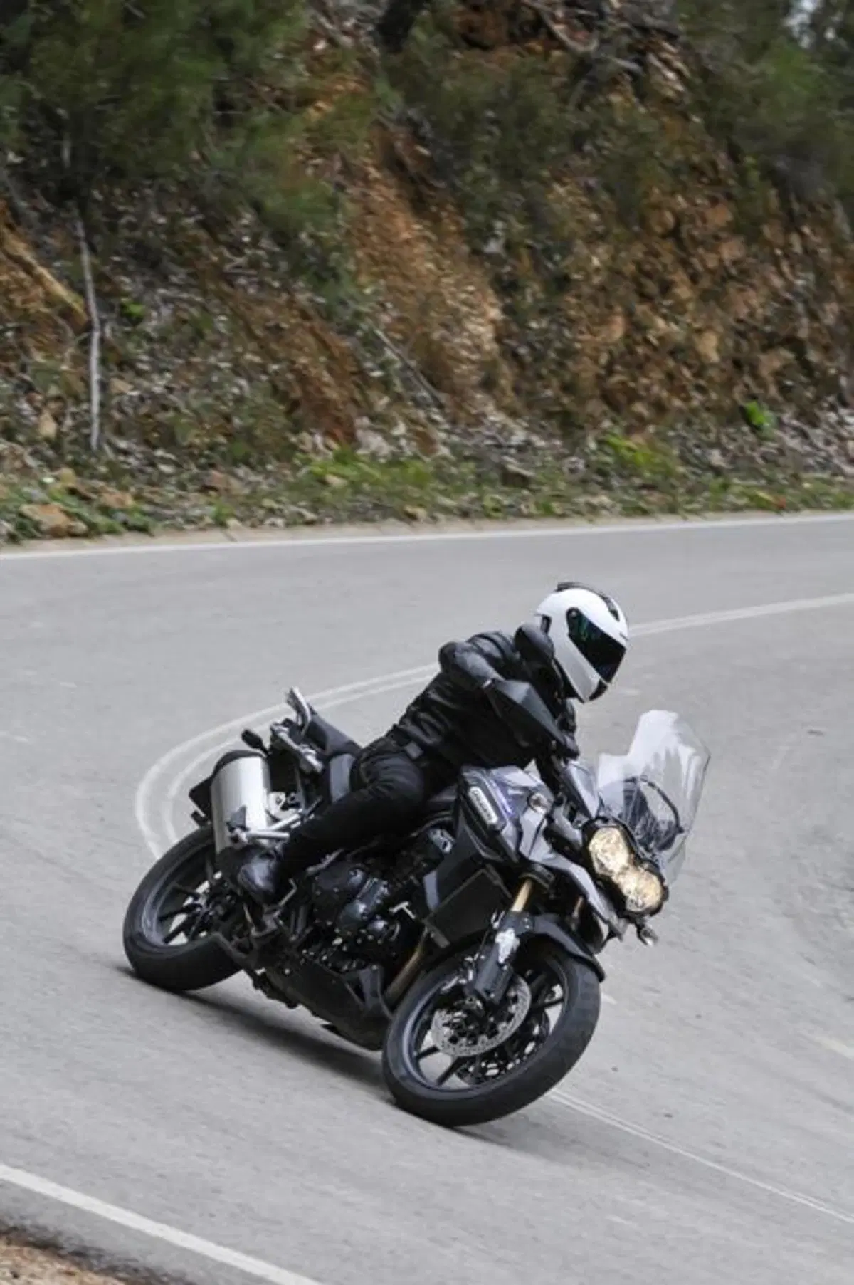 Nuove Michelin Anakee III per maxi enduro (8)