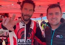 Keanu Reeves e Michael Dunlop insieme in pista, in California, sulle italianissime MV