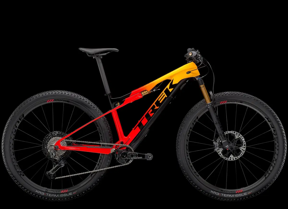 Trek presenta la E-Caliber, peso piuma da cross country