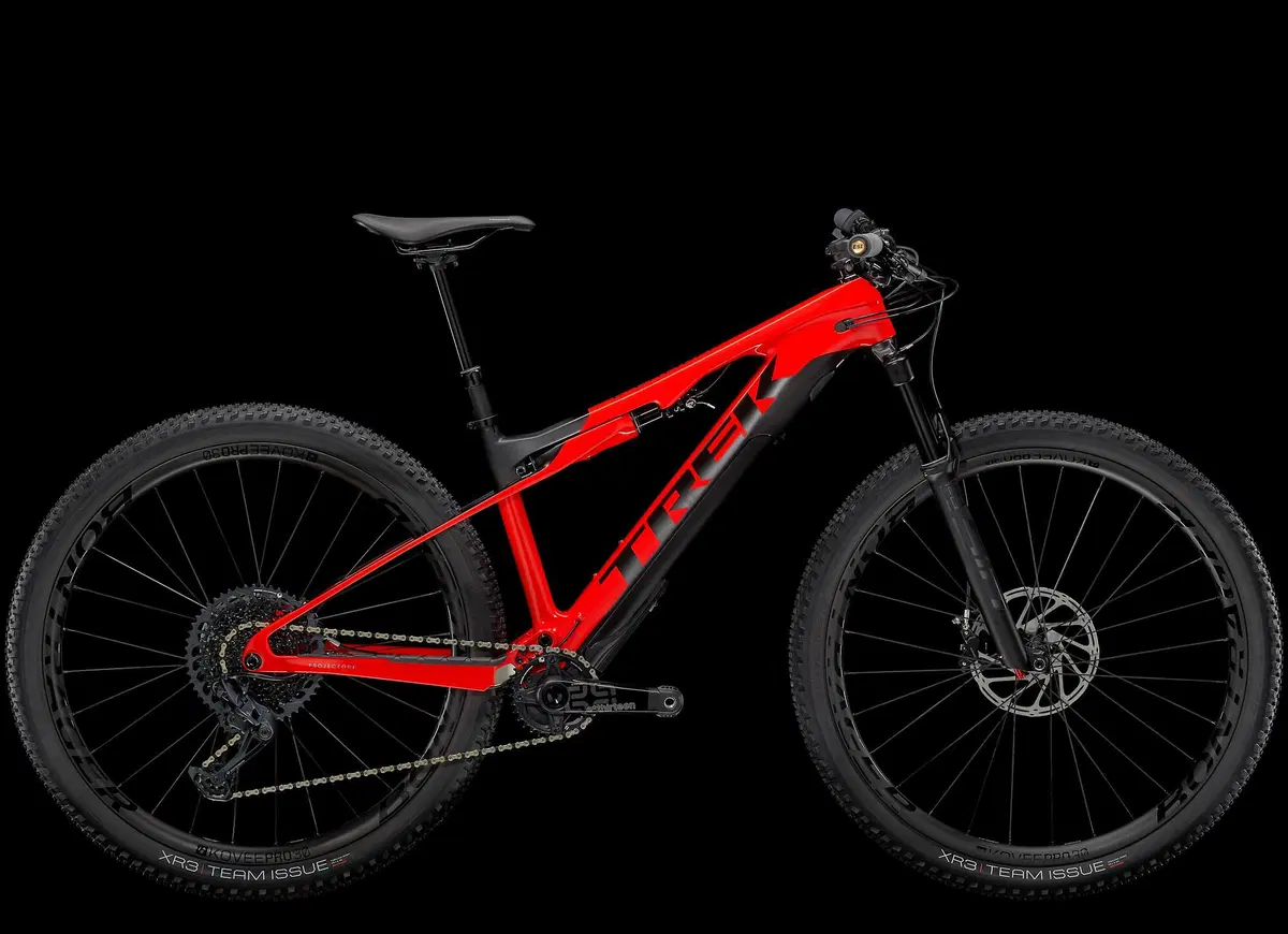 Trek presenta la E-Caliber, peso piuma da cross country (11)