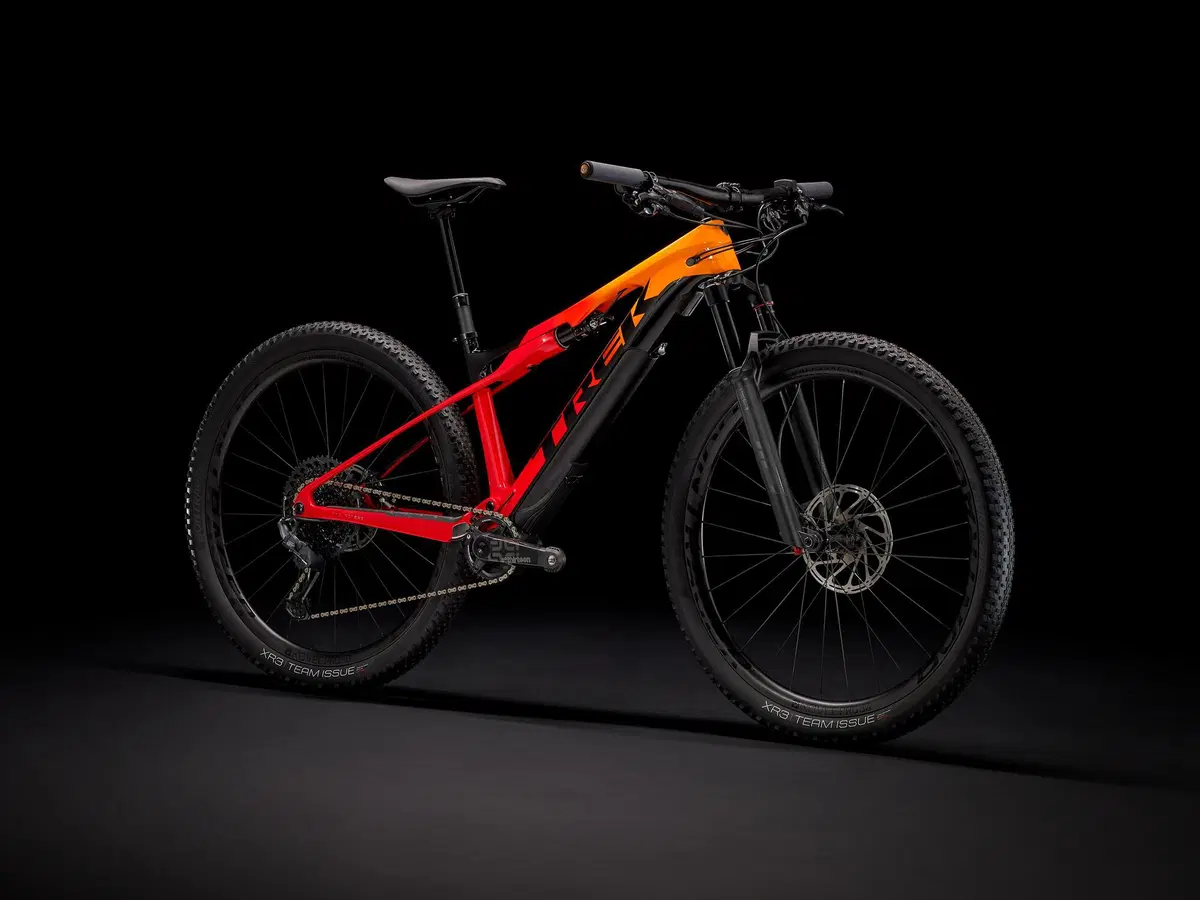 Trek presenta la E-Caliber, peso piuma da cross country (18)