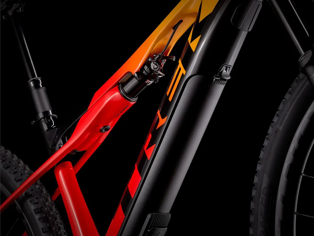 Trek presenta la E-Caliber, peso piuma da cross country (21)