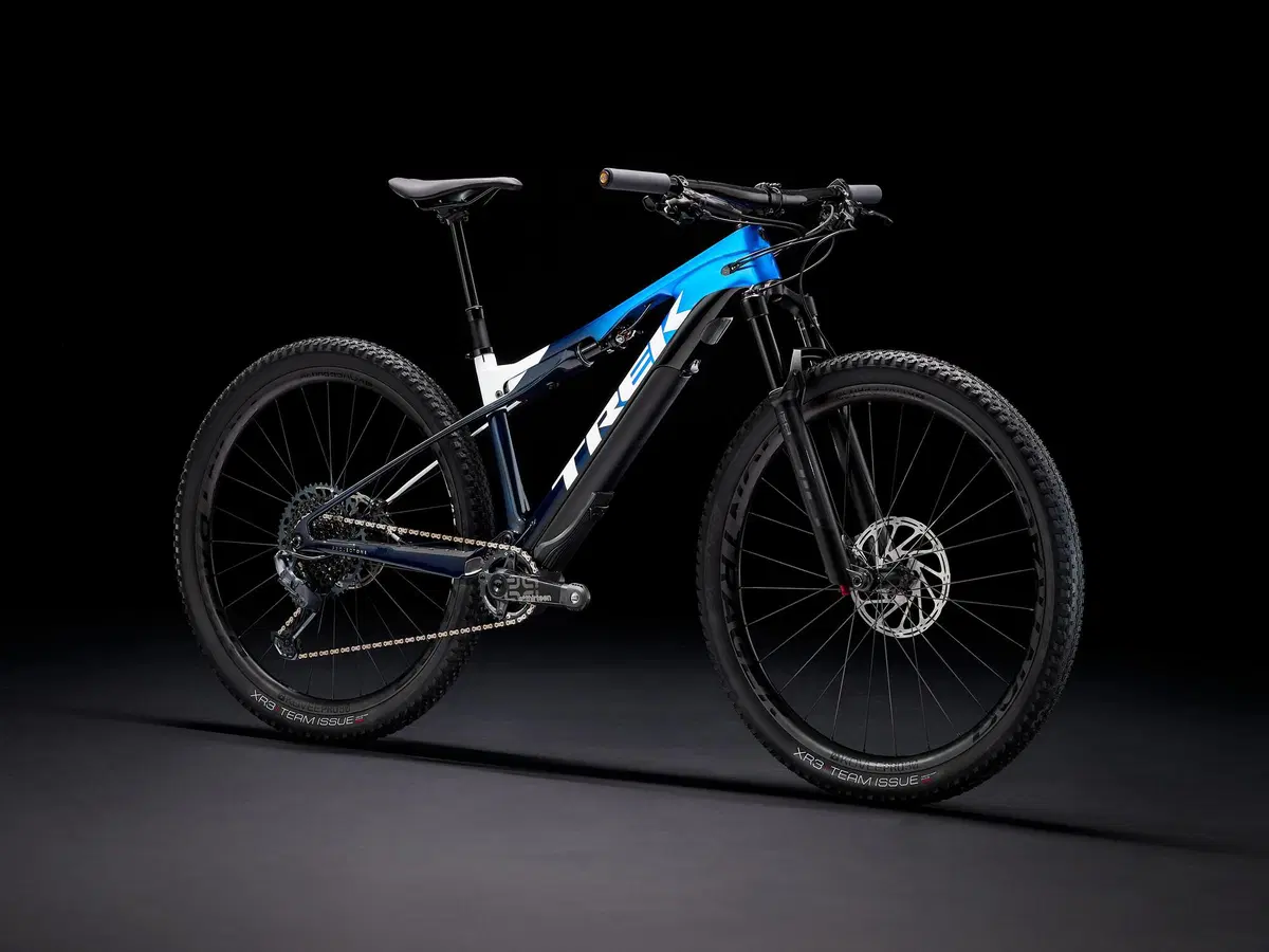Trek presenta la E-Caliber, peso piuma da cross country (28)