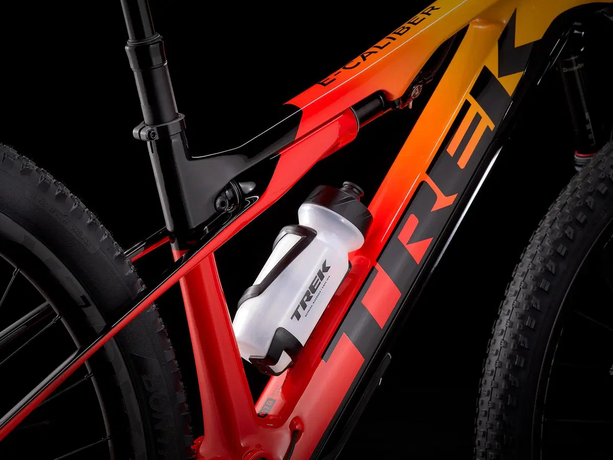 Trek presenta la E-Caliber, peso piuma da cross country (34)