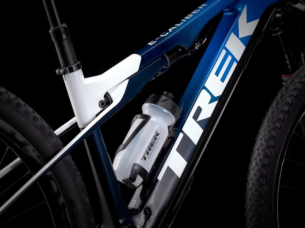 Trek presenta la E-Caliber, peso piuma da cross country (35)