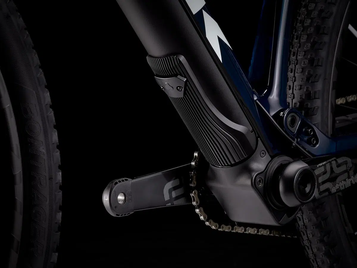 Trek presenta la E-Caliber, peso piuma da cross country (38)