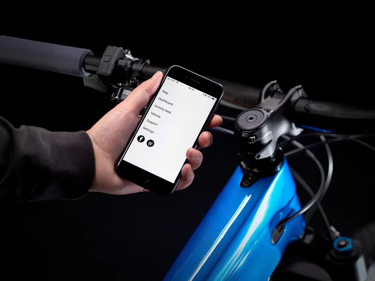 Trek presenta la E-Caliber, peso piuma da cross country (42)