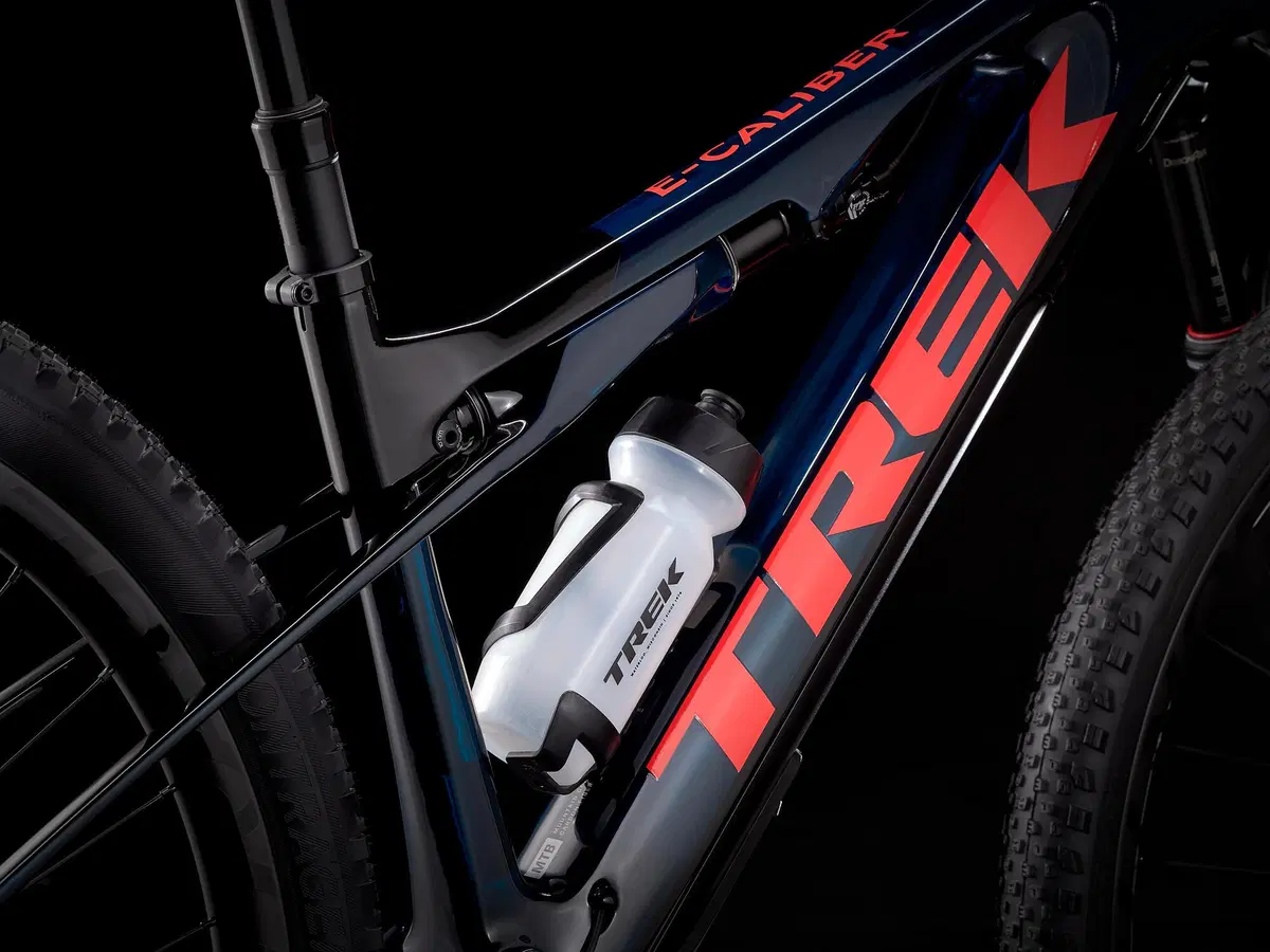 Trek presenta la E-Caliber, peso piuma da cross country (43)