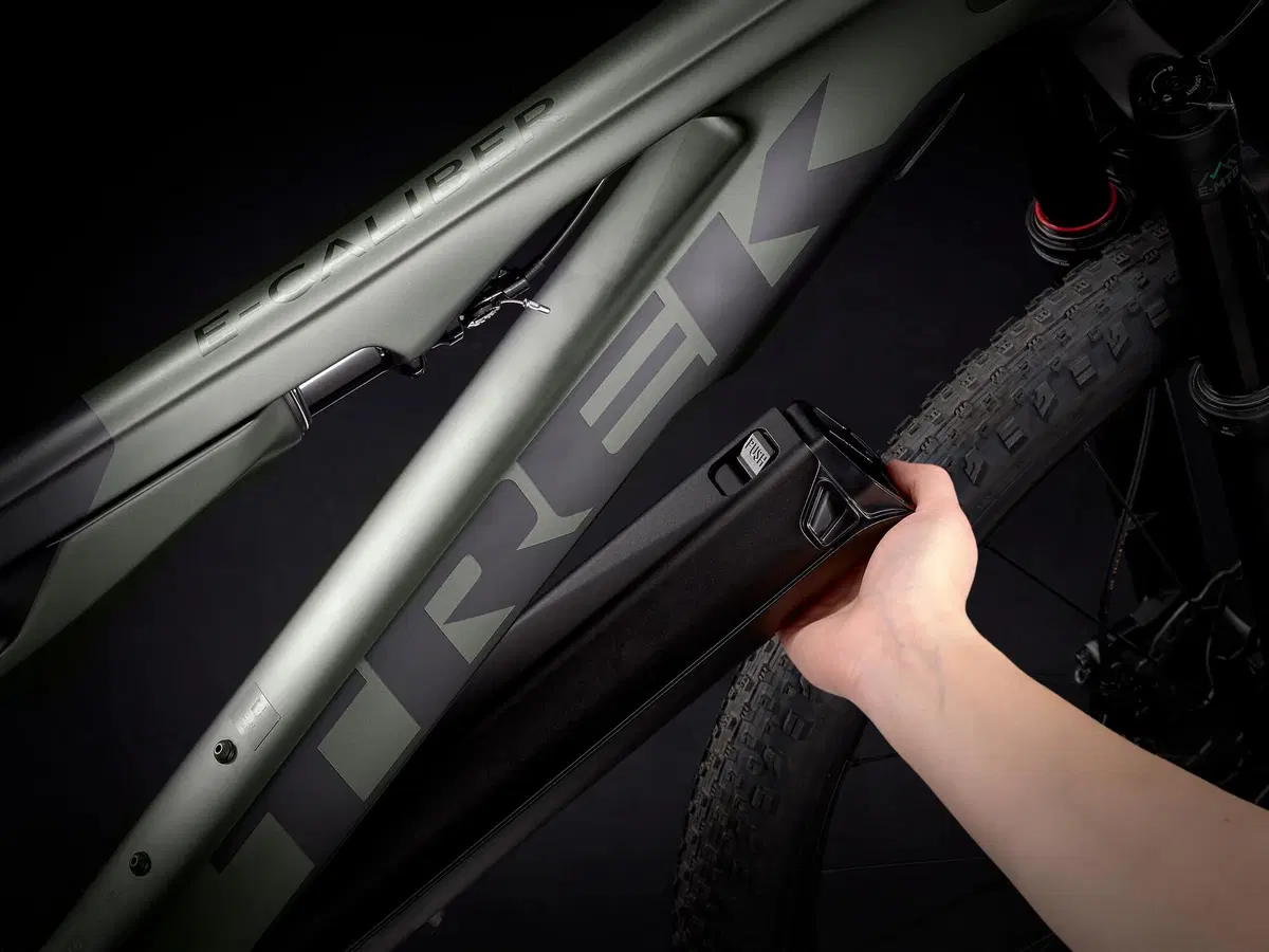 Trek presenta la E-Caliber, peso piuma da cross country (48)