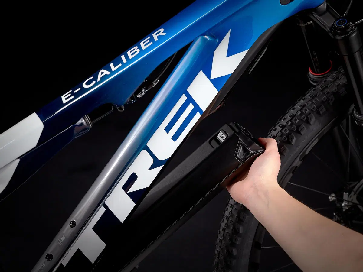 Trek presenta la E-Caliber, peso piuma da cross country (49)