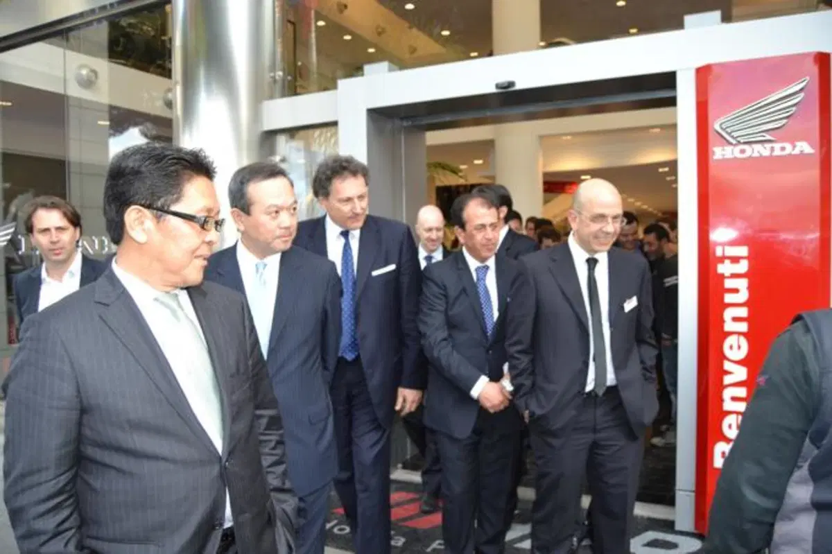 Honda Palace Roma: "La più bella concessionaria Honda al mondo" (10)