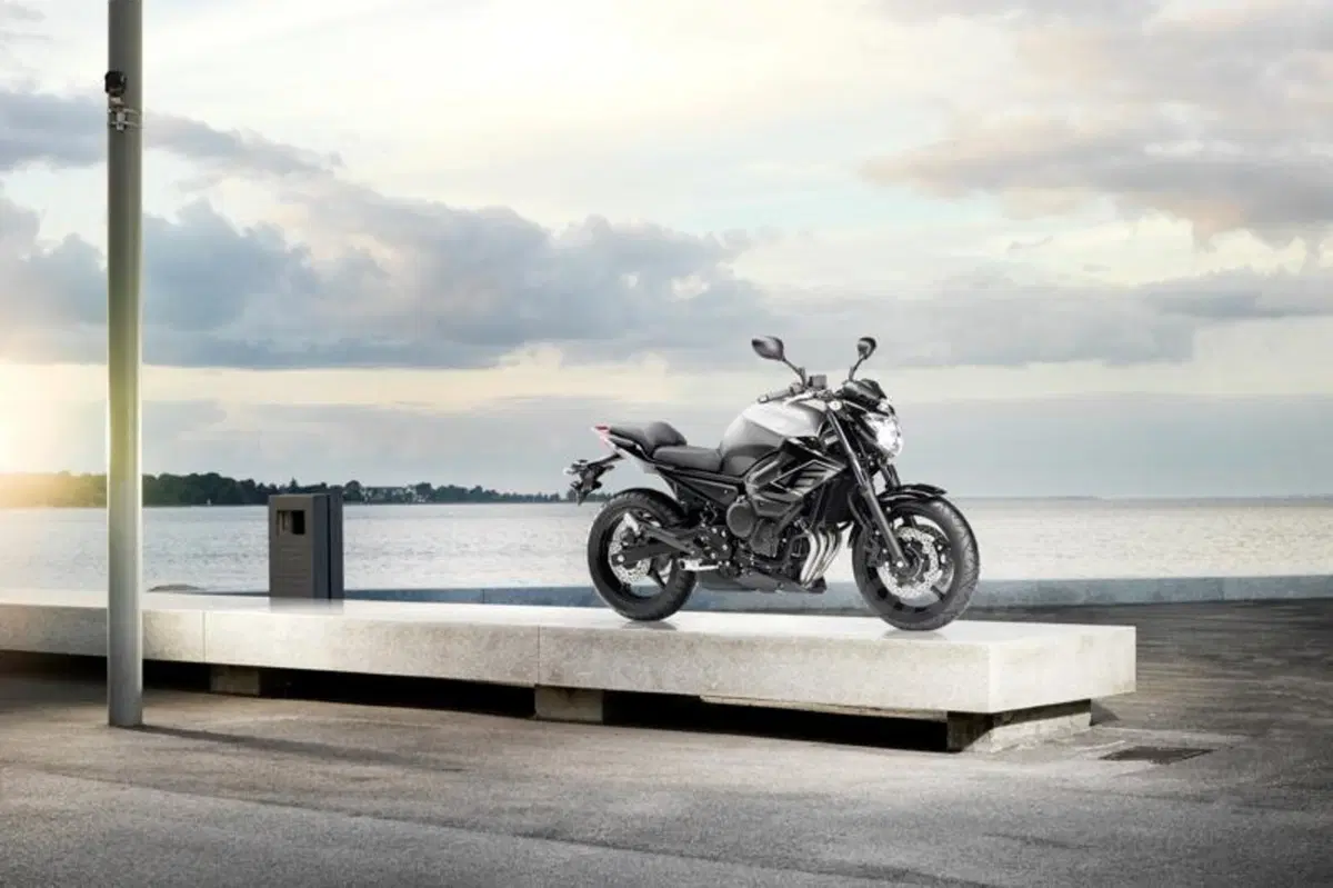 Yamaha, arrivano XJ6 SP e kit per neopatentati (2)