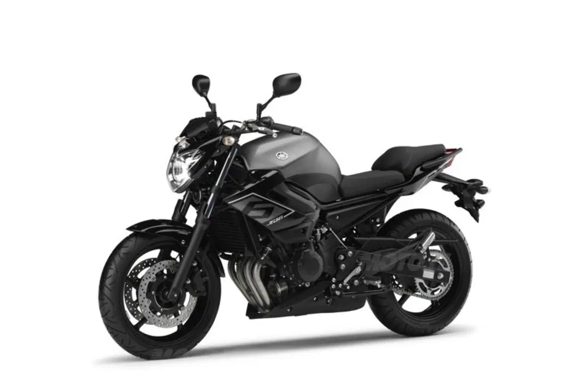 Yamaha, arrivano XJ6 SP e kit per neopatentati (3)