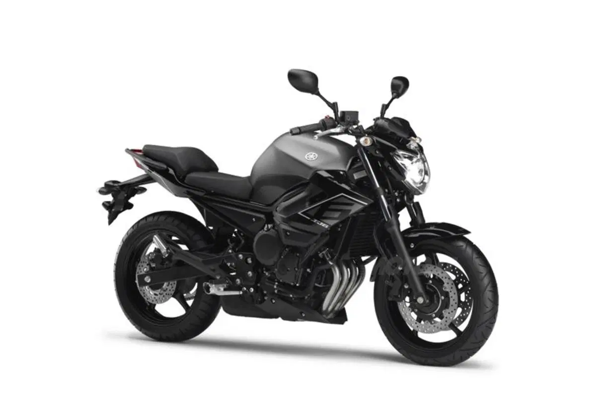 Yamaha, arrivano XJ6 SP e kit per neopatentati (6)