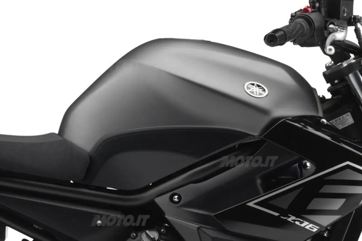 Yamaha, arrivano XJ6 SP e kit per neopatentati (10)