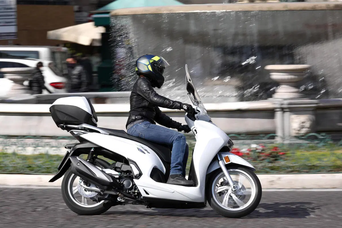 Honda SH 350i TEST: non solo urban (7)