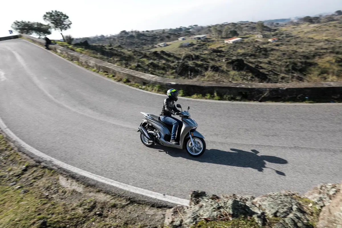 Honda SH 350i TEST: non solo urban (9)