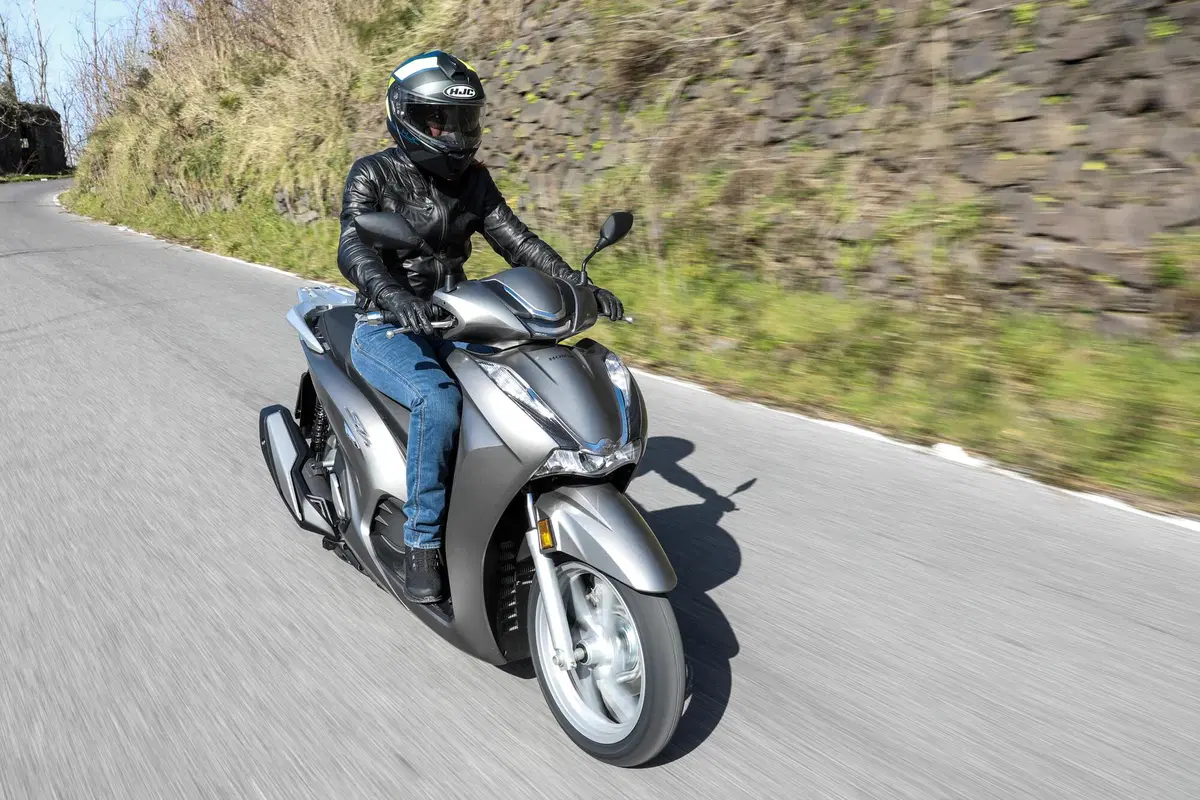 Honda SH 350i TEST: non solo urban