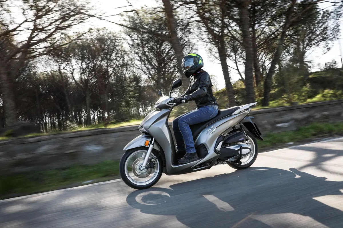 Honda SH 350i TEST: non solo urban (13)