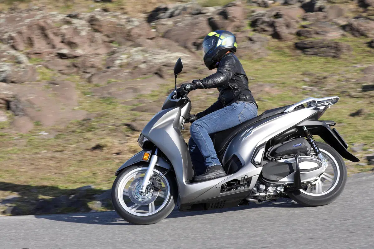 Honda SH 350i TEST: non solo urban (4)