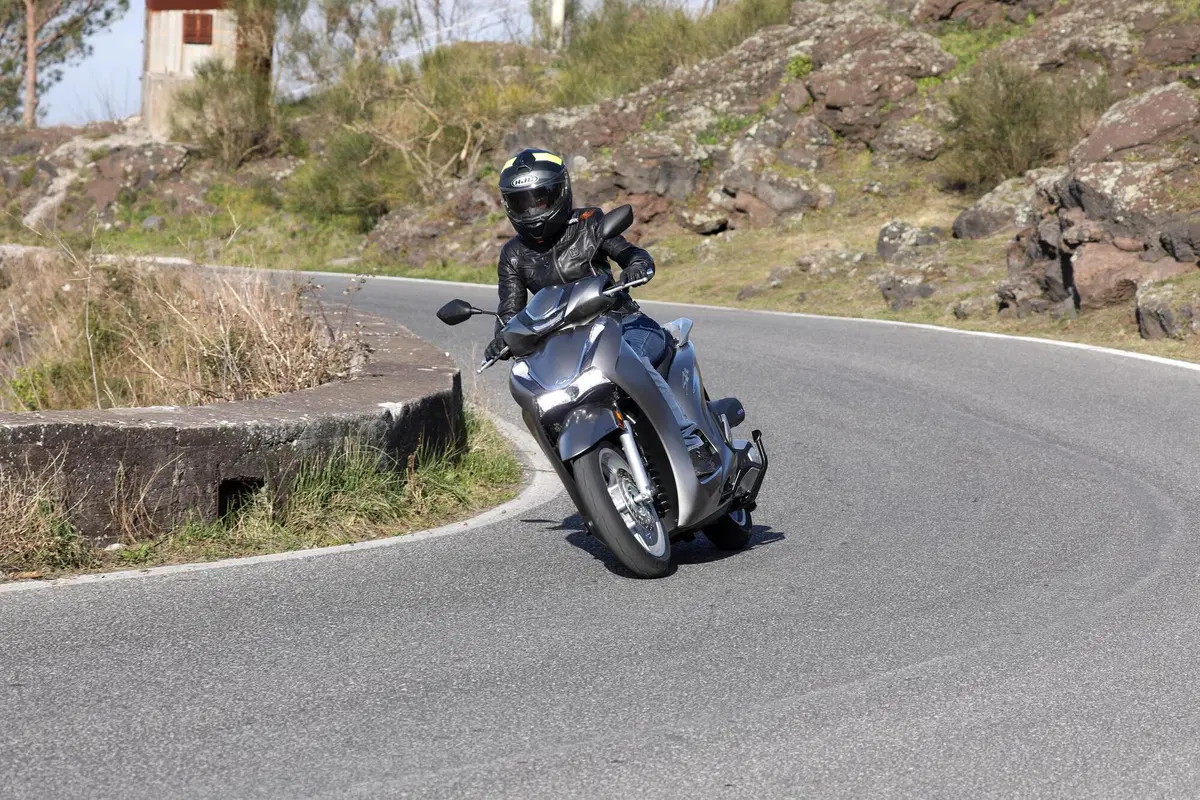 Honda SH 350i TEST: non solo urban (16)