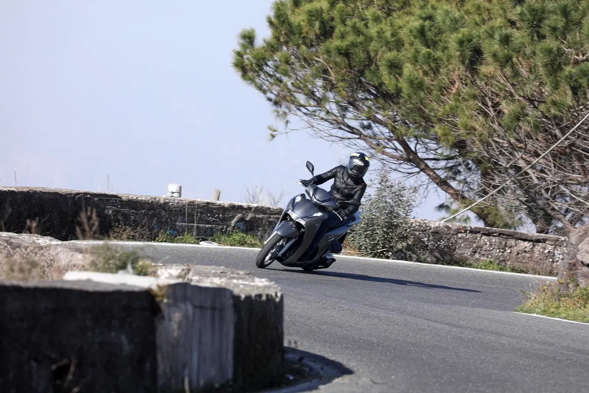 Honda SH 350i TEST: non solo urban (15)