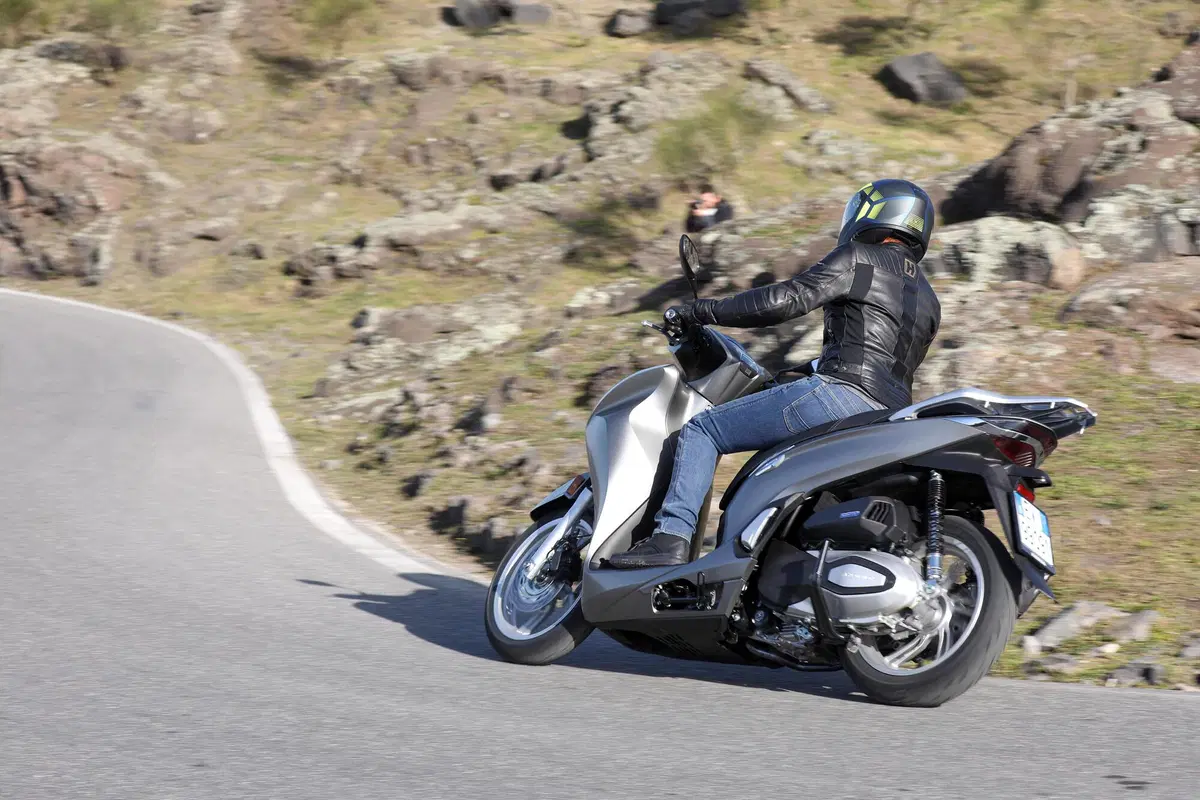 Honda SH 350i TEST: non solo urban (3)