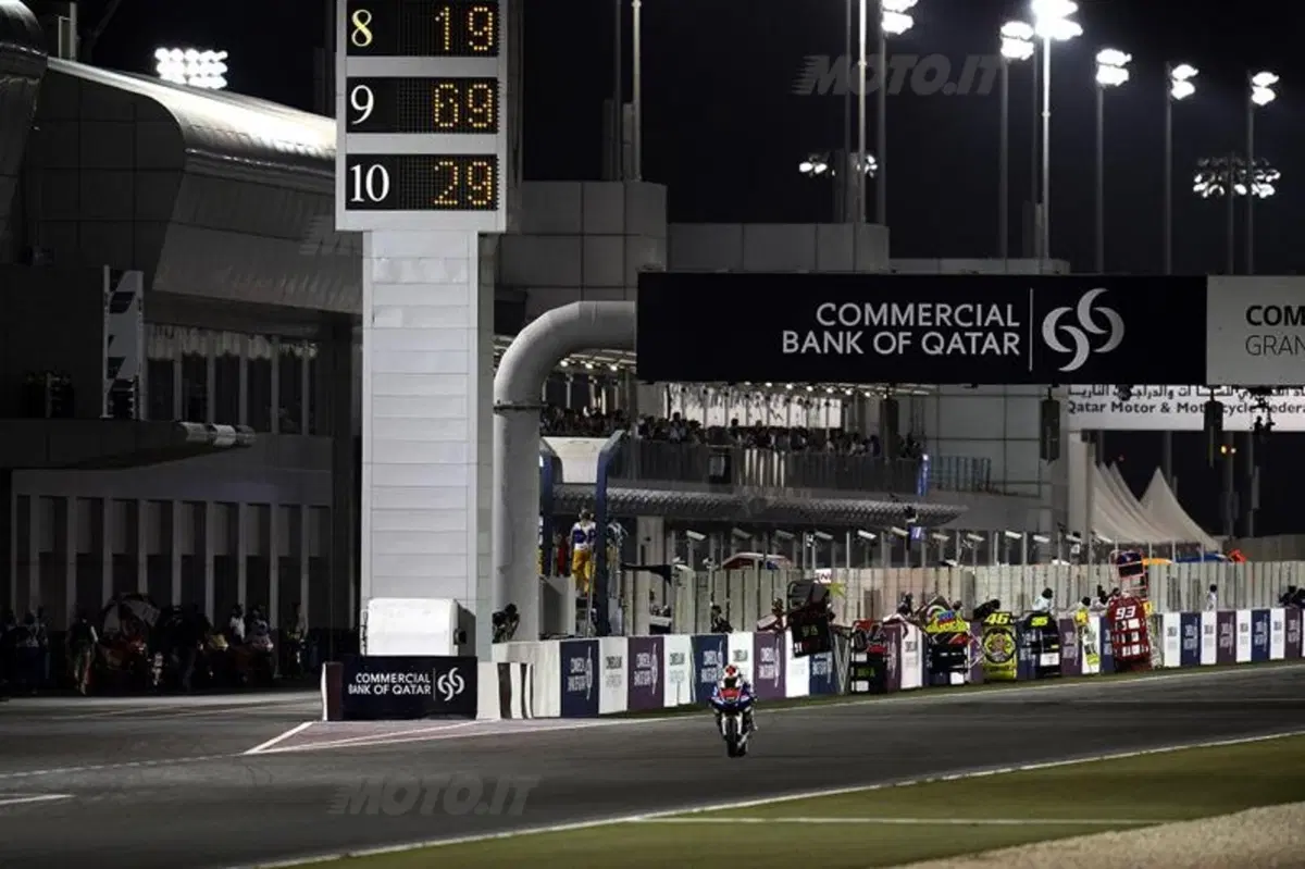 MotoGP. Le foto più spettacolari del GP del Qatar (13)