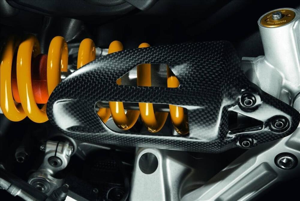 Cover in carbonio per ammortizzatore posteriore Ducati (2)