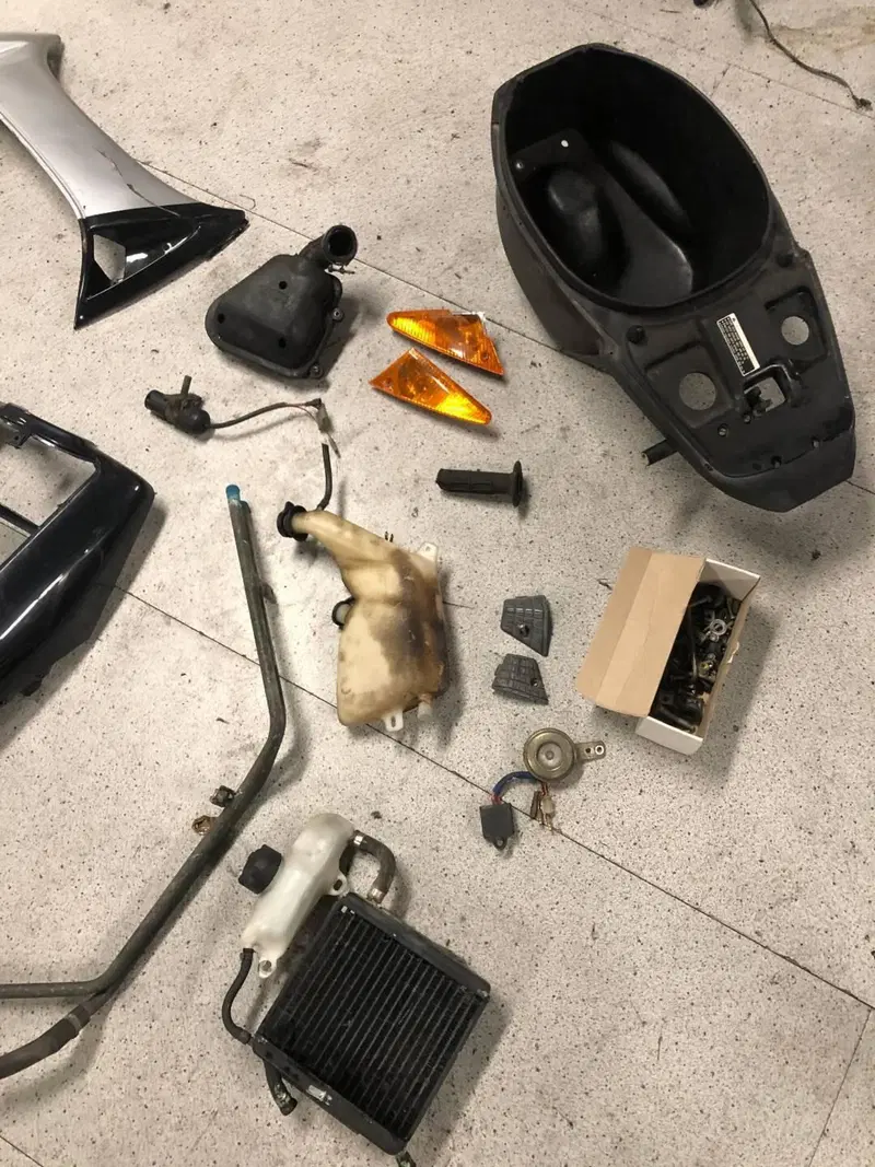 Pezzi in blocco Aprilia RS50 (4)